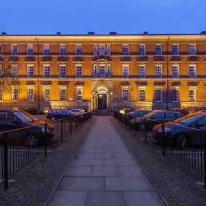 County House - The White Apartment York